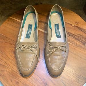 Easy Spirit womens flats.  Inv 5622